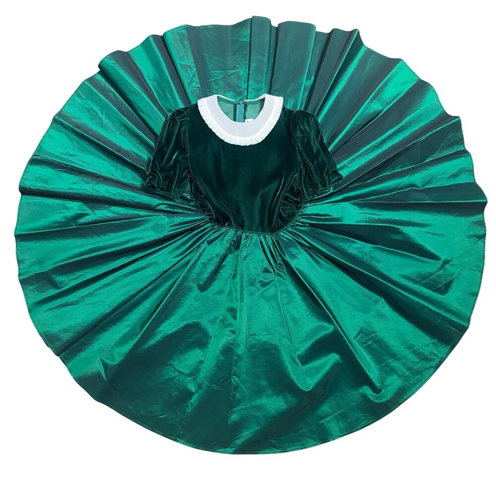 Designer Albert Nipon vintage 80’s girl size 12 green full circle twirl dress